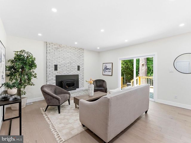 25 MINDY DR, Moorestown, NJ 08057