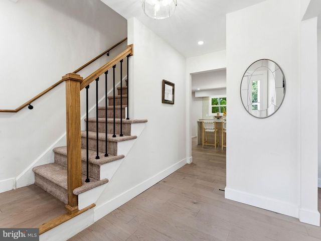 25 MINDY DR, Moorestown, NJ 08057