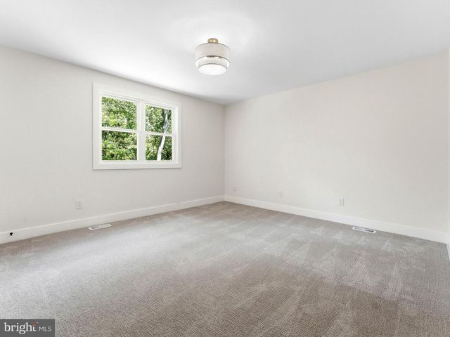 25 MINDY DR, Moorestown, NJ 08057