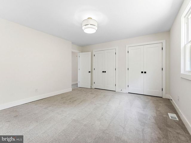 25 MINDY DR, Moorestown, NJ 08057