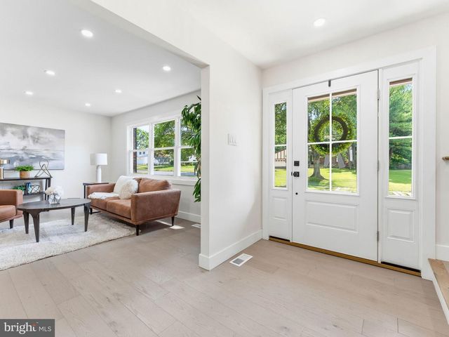 25 MINDY DR, Moorestown, NJ 08057