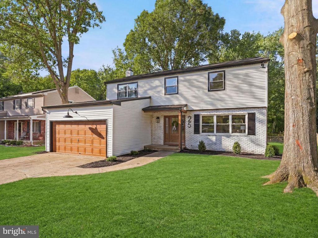 25 MINDY DR, Moorestown, NJ 08057