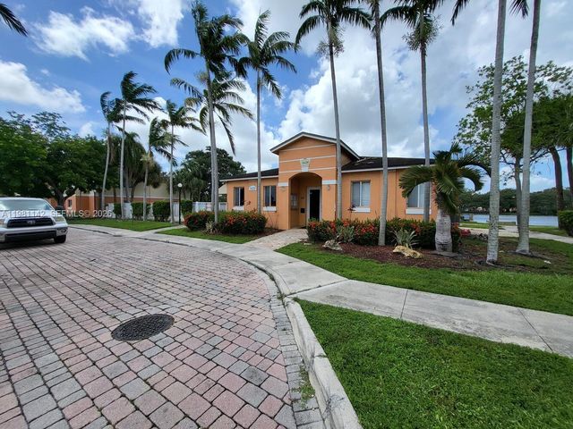 3680 N 56th Ave 827, Hollywood, FL 33021