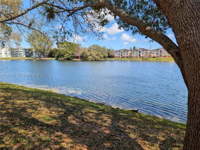 3680 N 56th Ave 827, Hollywood, FL 33021