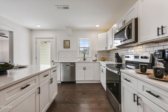 329 Ownby St Unit 1401, Gatlinburg, TN 37738