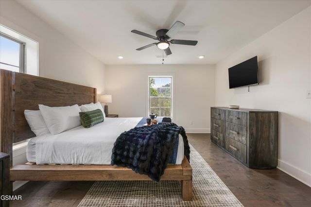 329 Ownby St Unit 1401, Gatlinburg, TN 37738