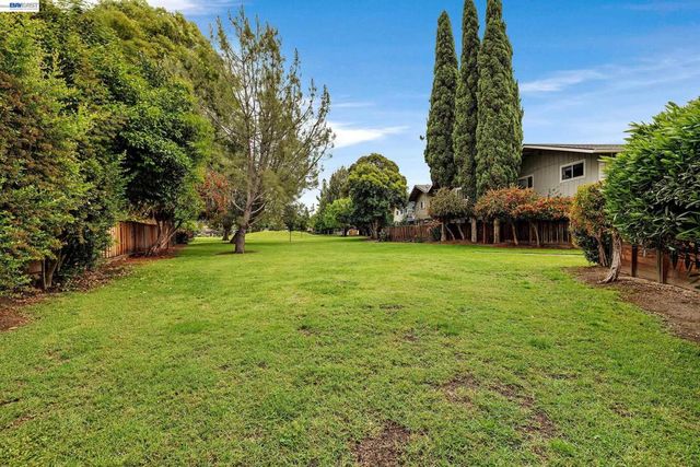 2662 Forrest Ct, Fremont, CA 94536