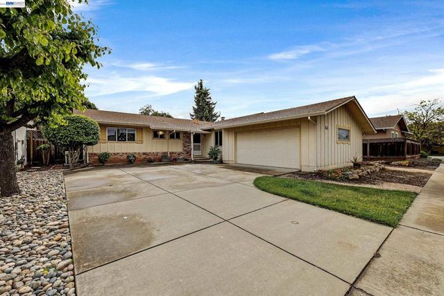 2662 Forrest Ct, Fremont, CA 94536