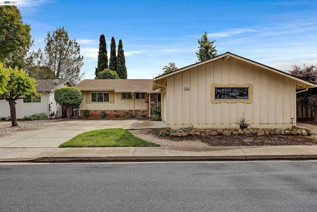 2662 Forrest Ct, Fremont, CA 94536