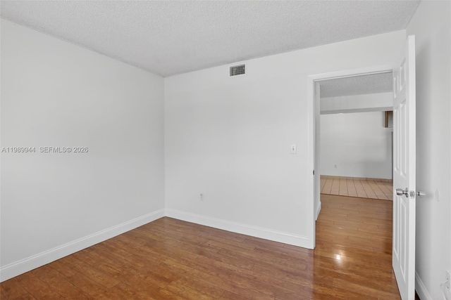 400 W Palm Cir W 306, Pembroke Pines, FL 33025