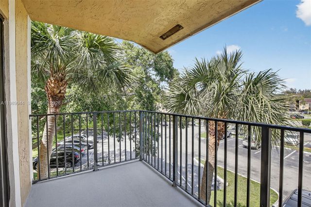 400 W Palm Cir W 306, Pembroke Pines, FL 33025