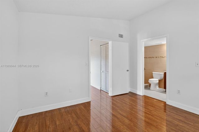 400 W Palm Cir W 306, Pembroke Pines, FL 33025