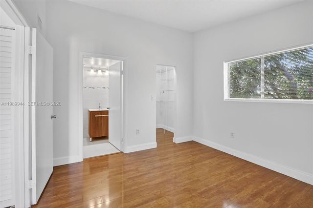 400 W Palm Cir W 306, Pembroke Pines, FL 33025