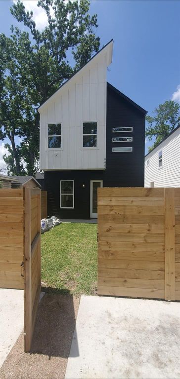 9433 Pembrook Street A, Houston, TX 77016