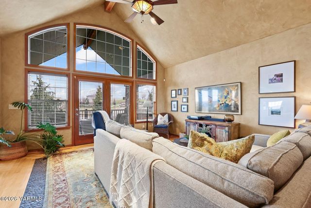 11105 Zier Rd, Yakima, WA 98908