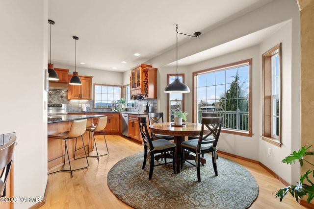 11105 Zier Rd, Yakima, WA 98908