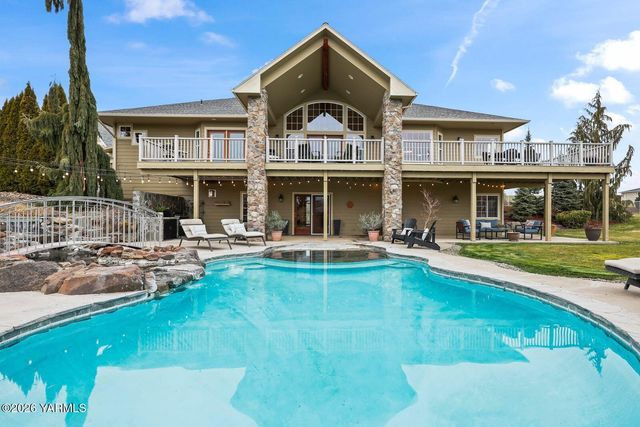 11105 Zier Rd, Yakima, WA 98908