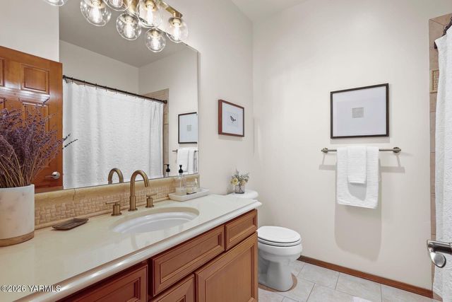 11105 Zier Rd, Yakima, WA 98908