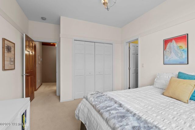 11105 Zier Rd, Yakima, WA 98908