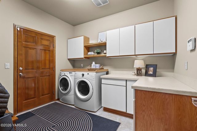 11105 Zier Rd, Yakima, WA 98908