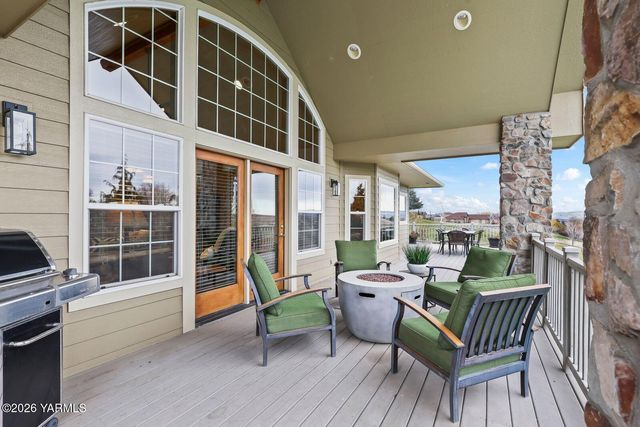 11105 Zier Rd, Yakima, WA 98908