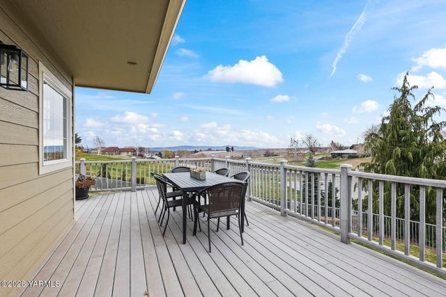 11105 Zier Rd, Yakima, WA 98908