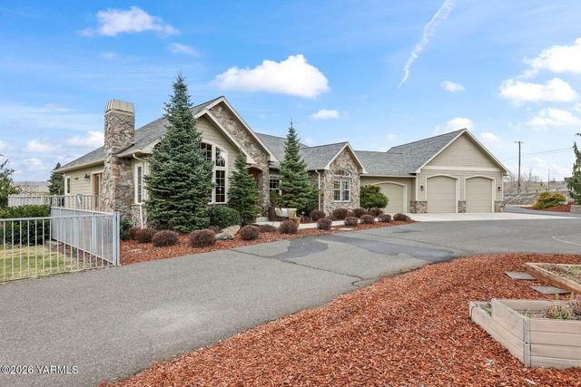 11105 Zier Rd, Yakima, WA 98908
