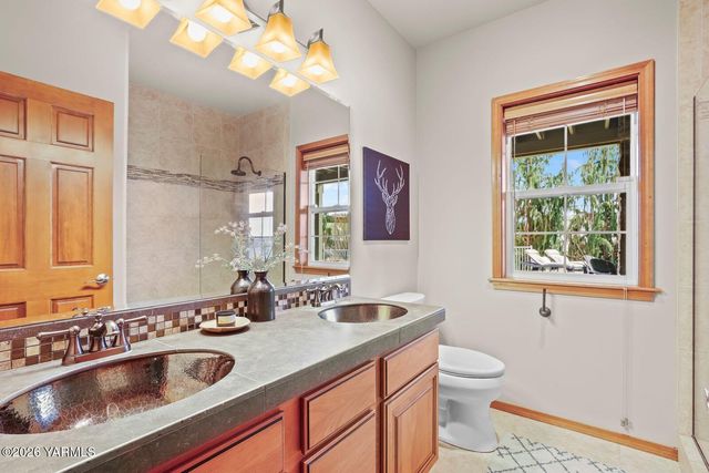 11105 Zier Rd, Yakima, WA 98908