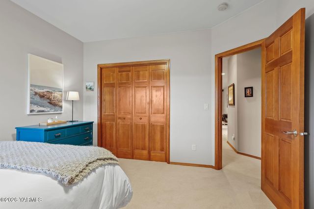 11105 Zier Rd, Yakima, WA 98908