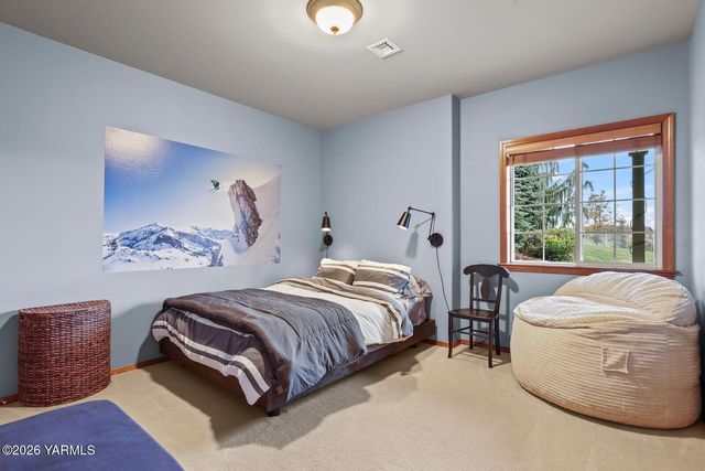 11105 Zier Rd, Yakima, WA 98908