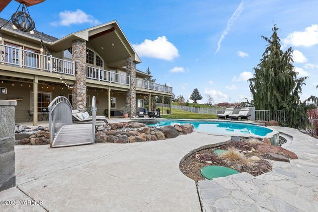 11105 Zier Rd, Yakima, WA 98908