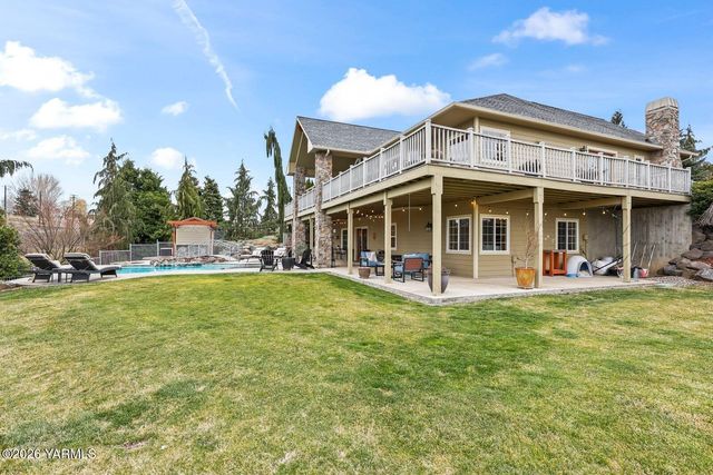 11105 Zier Rd, Yakima, WA 98908