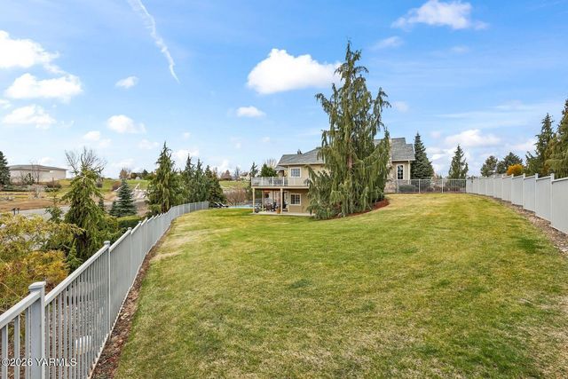 11105 Zier Rd, Yakima, WA 98908