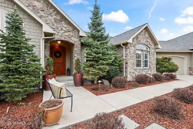 11105 Zier Rd, Yakima, WA 98908