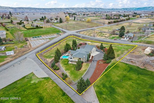 11105 Zier Rd, Yakima, WA 98908