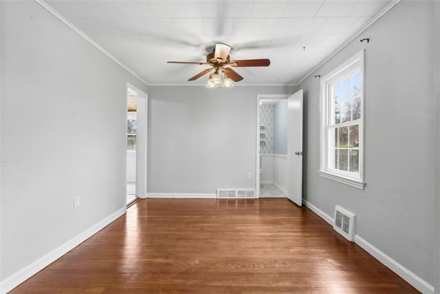 2012 Pleasant St, Bethel Park, PA 15102