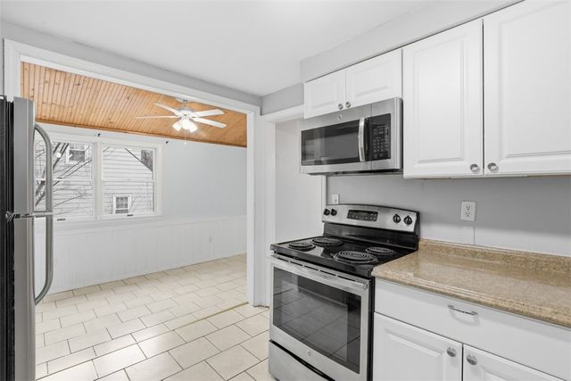 2012 Pleasant St, Bethel Park, PA 15102