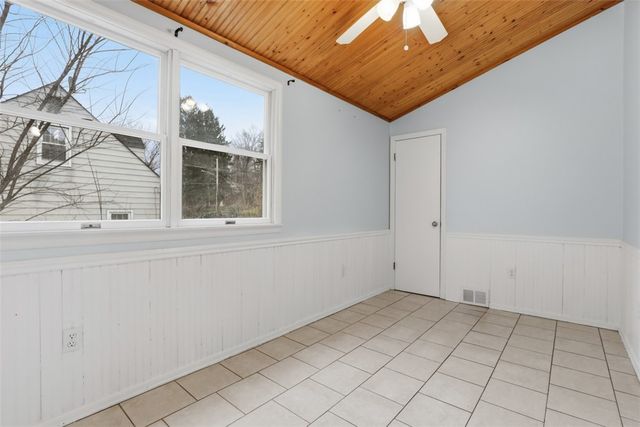 2012 Pleasant St, Bethel Park, PA 15102