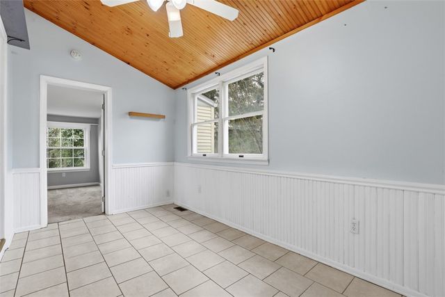 2012 Pleasant St, Bethel Park, PA 15102