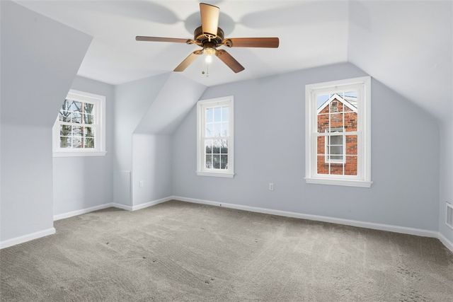 2012 Pleasant St, Bethel Park, PA 15102