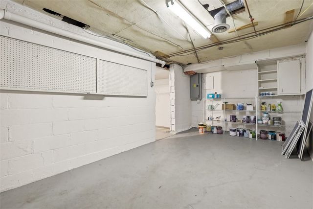 2012 Pleasant St, Bethel Park, PA 15102