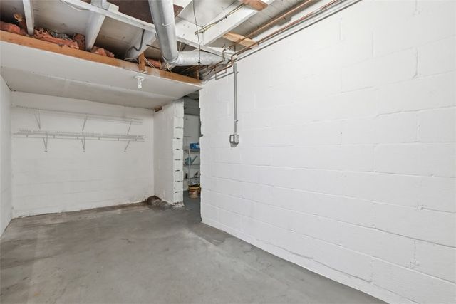 2012 Pleasant St, Bethel Park, PA 15102
