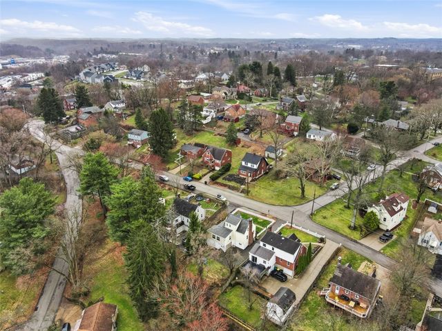 2012 Pleasant St, Bethel Park, PA 15102