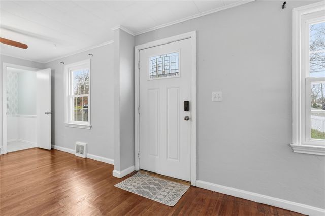 2012 Pleasant St, Bethel Park, PA 15102