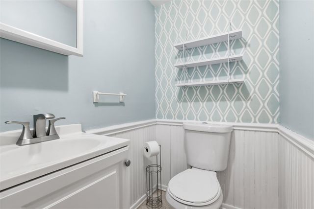 2012 Pleasant St, Bethel Park, PA 15102