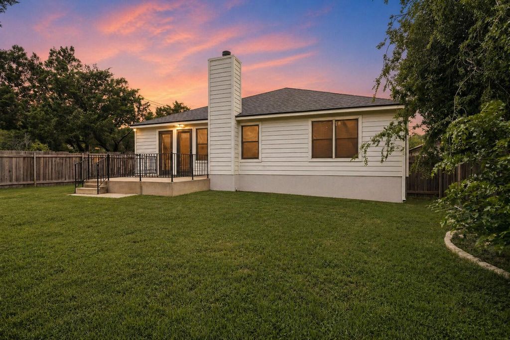 2001 Rain Water DR, Austin, TX 78734
