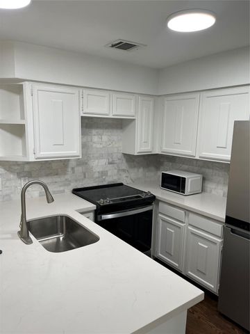 2517 Bering Drive, Houston, TX 77057