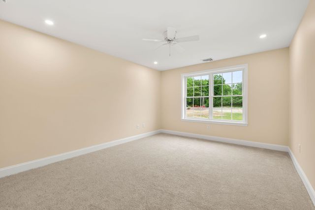 5A Violette Drive, Epping, NH 03042