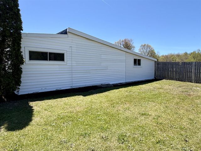 3261 Whitehall Road, Muskegon, MI 49445