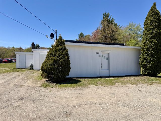 3261 Whitehall Road, Muskegon, MI 49445